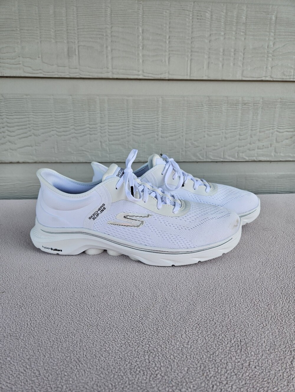 Skechers GO WALK 7 Valin Women SZ 9.5 White Slip-On Step In Athletic Sneakers